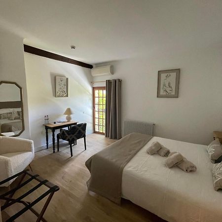 La Passiflore Vergèze Esterno foto